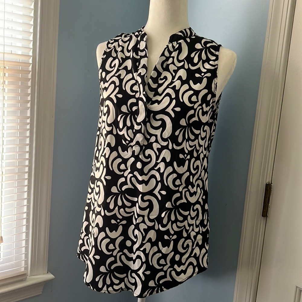 Buckhead Bettie’s sleeveless top